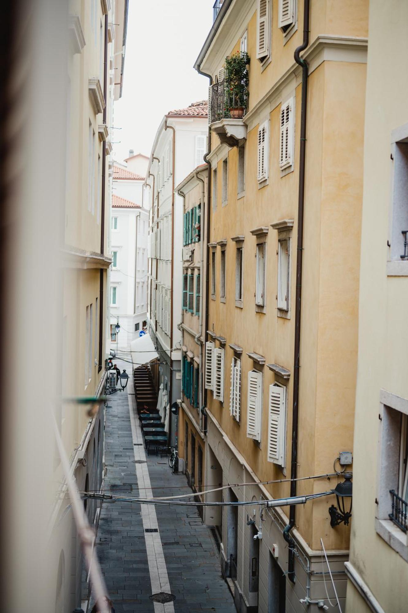 Monolocale Marino In Centro Storico Apartment ตรีเอสเต ภายนอก รูปภาพ